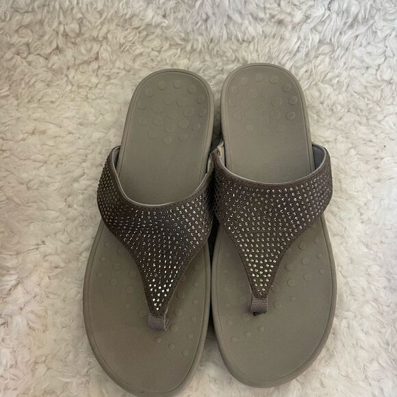 Vionic Naples gray suede wedge thong sandals with rhinestones accents SZ… - Picture 6 of 7